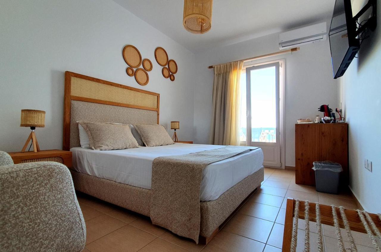 Sarakiniko Rooms Adamantas  Exteriör bild