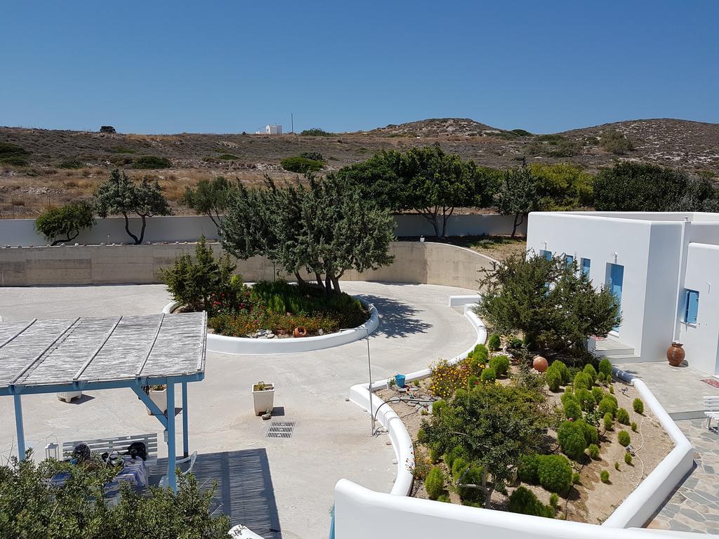 Sarakiniko Rooms Adamantas  Exteriör bild